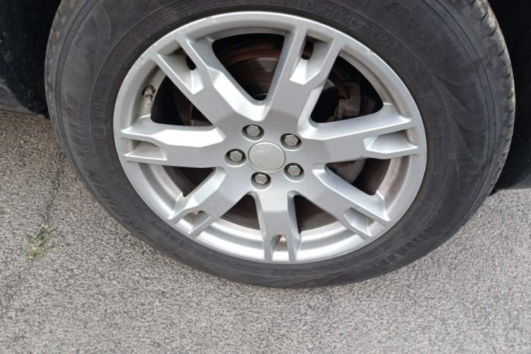 Used Land Rover Range Evoque 2014 2.0T 5-Door Luxury Edition Right Front Wheel Hub