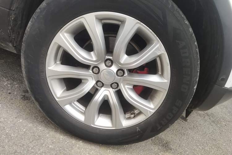 Used Land Rover Range Evoque 2014 2.0T 5-Door Luxury Edition Right Front Wheel Hub