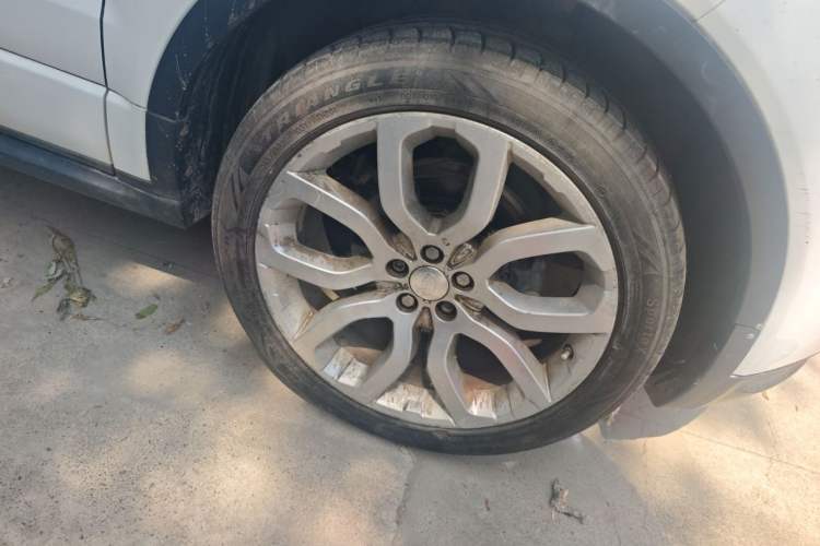 Used Land Rover Range Evoque 2014 2.0T 5-Door YAOZHEN Edition Right Front Wheel Hub