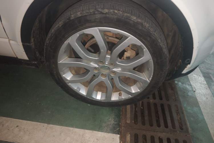 Used Land Rover Range Evoque 2014 2.0T 5-Door Ignite Edition Right Front Wheel Hub