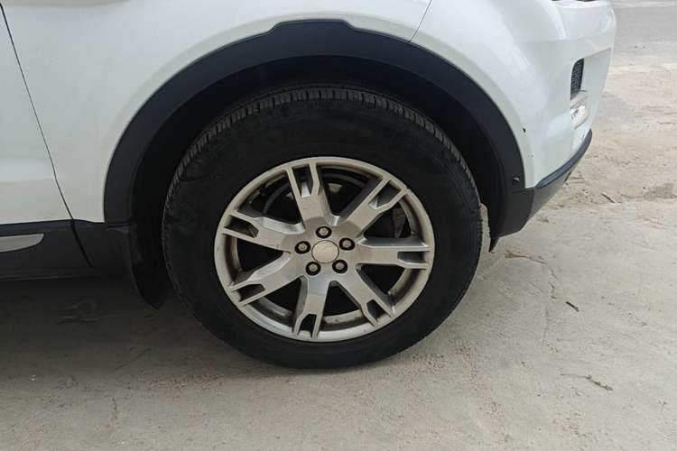 Used Land Rover Range Evoque 2014 2.0T 5-Door YAOZHEN Edition Right Front Wheel Hub
