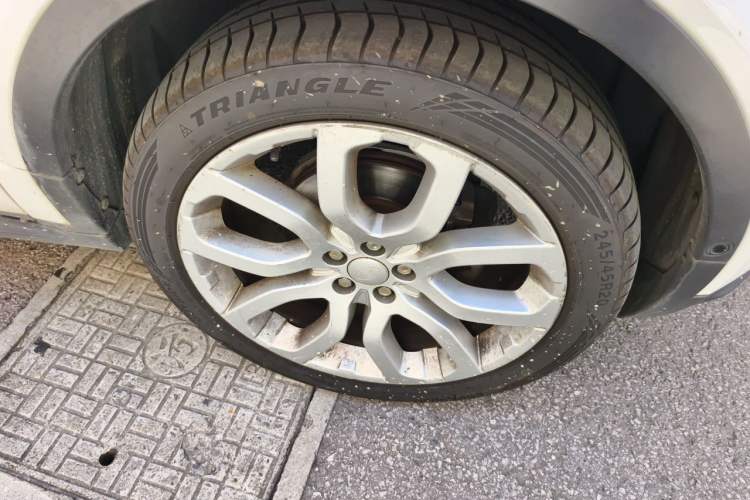 Used Land Rover Range Evoque 2014 2.0T 5-Door Ignite Edition Right Front Wheel Hub
