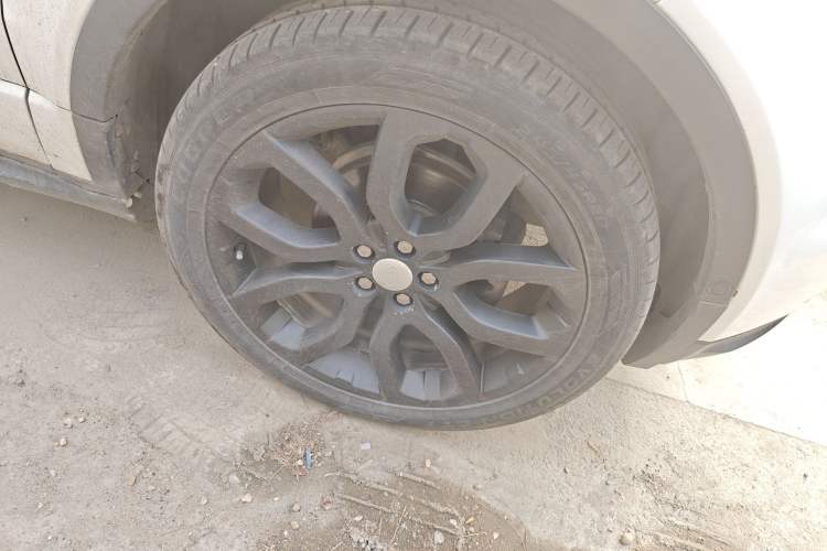 Used Land Rover Range Evoque 2014 2.0T 5-Door Ignite Edition Right Front Wheel Hub