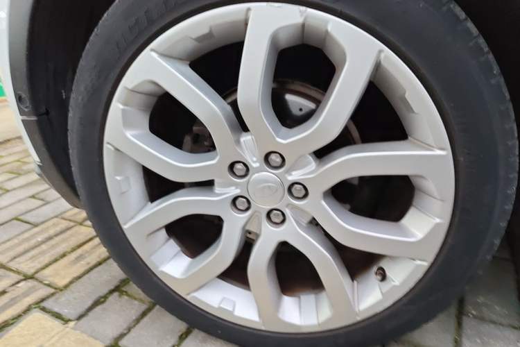 Used Land Rover Range Evoque 2014 2.0T 5-Door Ignite Edition Right Front Wheel Hub