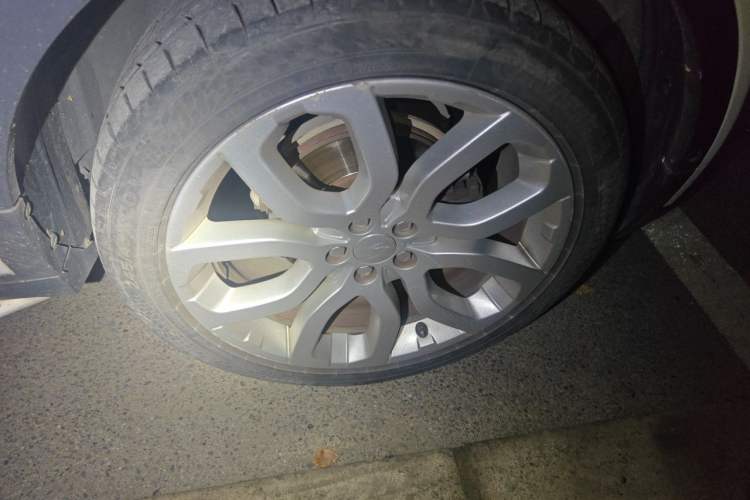 Used Land Rover Range Evoque 2014 2.0T 5-Door Ignite Edition Right Front Wheel Hub
