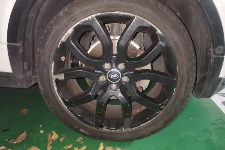 Used Land Rover Range Evoque 2014 2.0T 5-Door Ignite Edition Right Front Wheel Hub