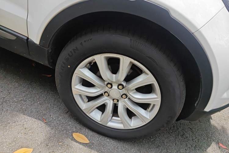 Used Land Rover Range Evoque 2014 2.0T 5-Door YAOZHEN Edition Right Front Wheel Hub