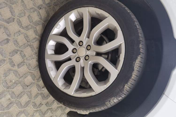 Used Land Rover Range Evoque 2014 2.0T 5-Door Ignite Edition Right Front Wheel Hub