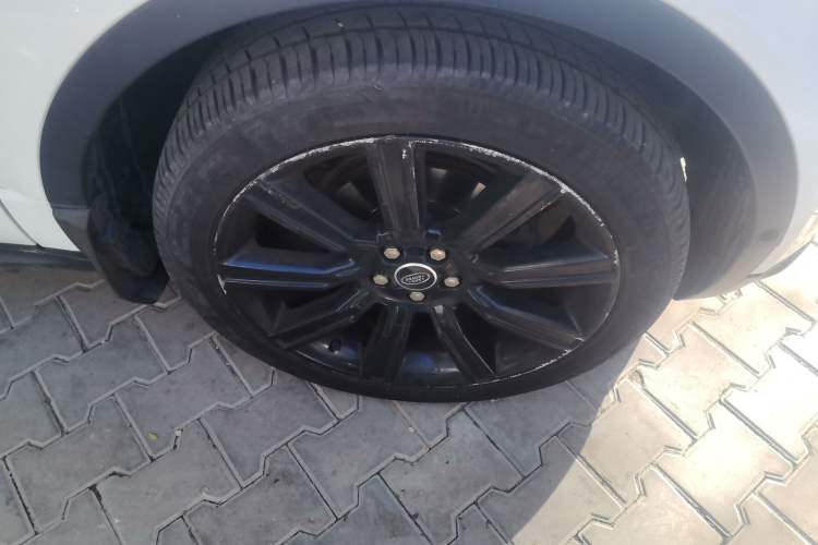 Used Land Rover Range Evoque 2014 2.0T 5-Door Christmas Limited Edition Right Front Wheel Hub
