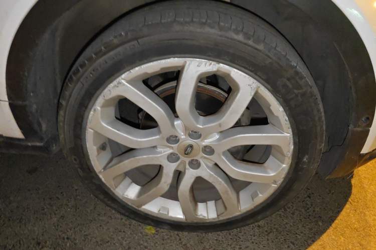 Used Land Rover Range Evoque 2014 2.0T 5-Door Ignite Edition Right Front Wheel Hub