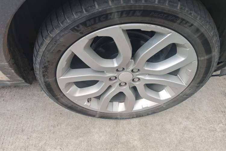 Used Land Rover Range Evoque 2014 2.0T 5-Door Ignite Edition Right Front Wheel Hub