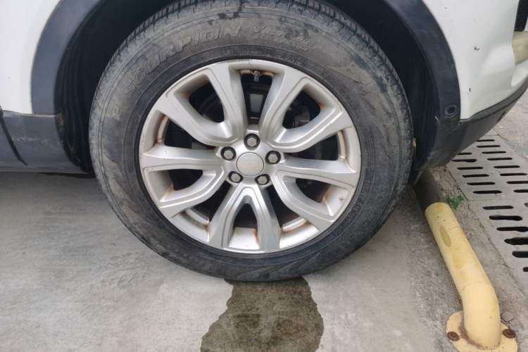 Used Land Rover Range Evoque 2014 2.0T 5-Door Luxury Edition Right Front Wheel Hub