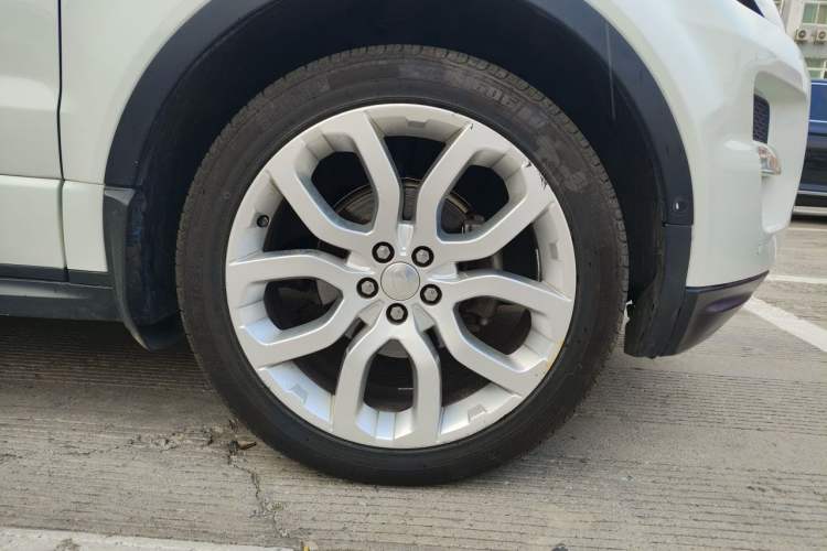 Used Land Rover Range Evoque 2014 2.0T 5-Door Ignite Edition Right Front Wheel Hub