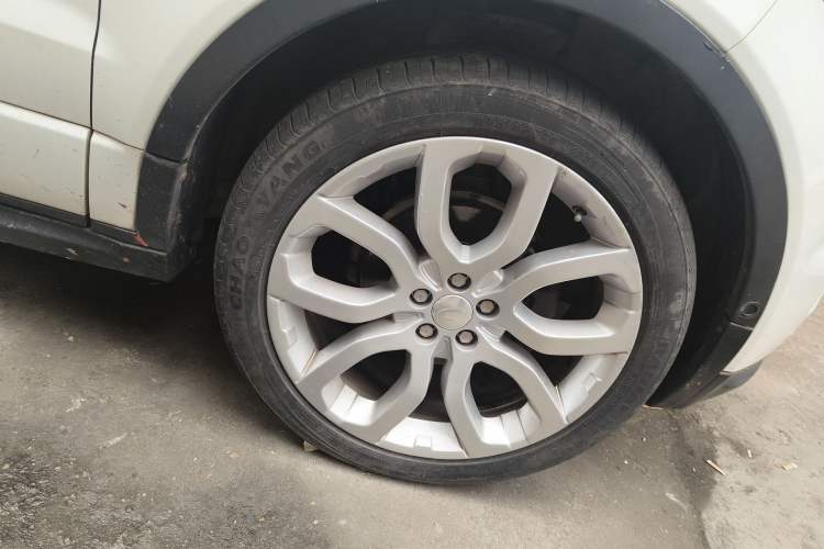 Used Land Rover Range Evoque 2014 2.0T 5-Door Ignite Edition Right Front Wheel Hub