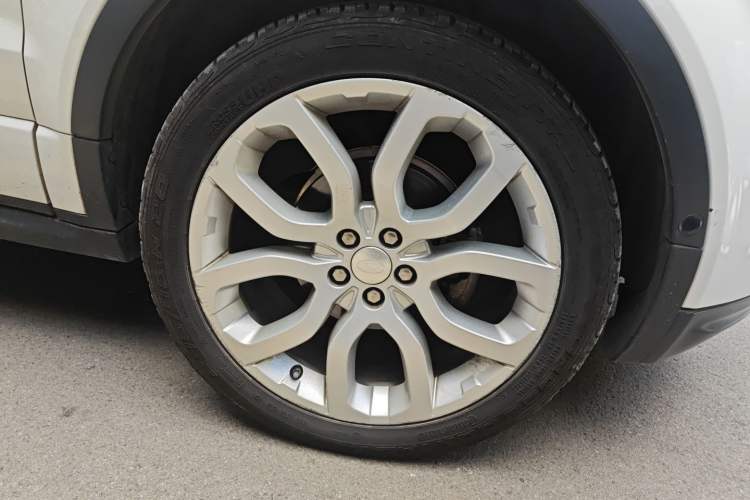 Used Land Rover Range Evoque 2014 2.0T 5-Door Ignite Edition Right Front Wheel Hub