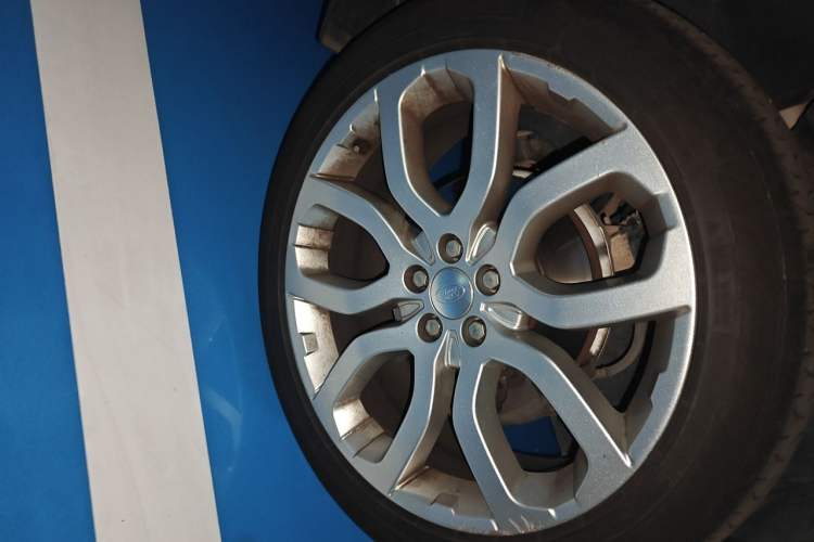 Used Land Rover Range Evoque 2014 2.0T 5-Door Ignite Edition Right Front Wheel Hub