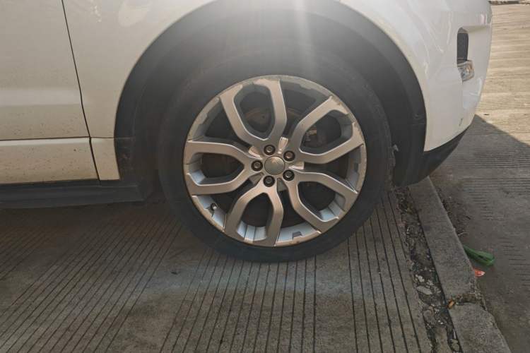 Used Land Rover Range Evoque 2014 2.0T 5-Door Ignite Edition Right Front Wheel Hub