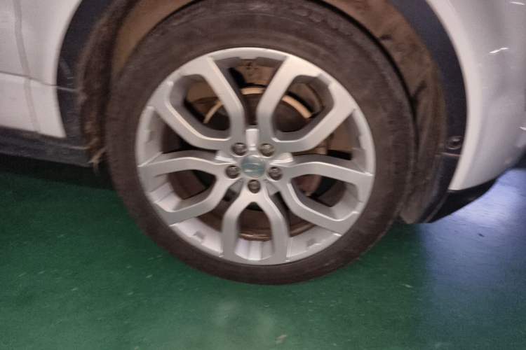 Used Land Rover Range Evoque 2014 2.0T 5-Door Ignite Edition Right Front Wheel Hub