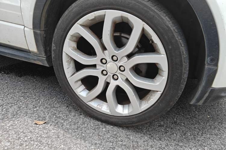 Used Land Rover Range Evoque 2014 2.0T 5-Door Luxury Edition Right Front Wheel Hub