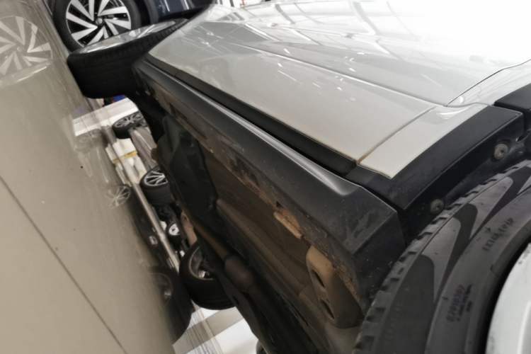 Used Land Rover Range Evoque 2014 2.0T 5-Door Ignite Edition Right Side Sill