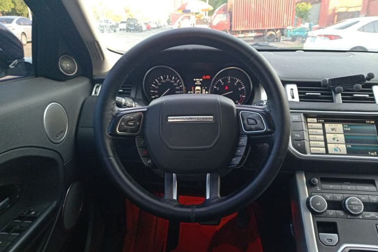 Used Land Rover Range Evoque 2014 2.0T 5-Door Luxury Edition Steering Wheel
