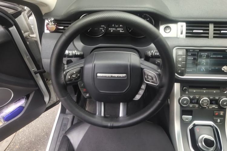 Used Land Rover Range Evoque 2014 2.0T 5-Door Luxury Edition Steering Wheel