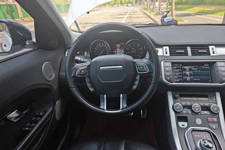 Used Land Rover Range Evoque 2014 2.0T 5-Door Ignite Edition Steering Wheel