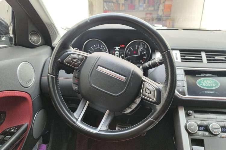 Used Land Rover Range Evoque 2014 2.0T 5-Door Luxury Edition Steering Wheel