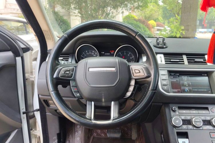 Used Land Rover Range Evoque 2014 2.0T 5-Door Luxury Edition Steering Wheel