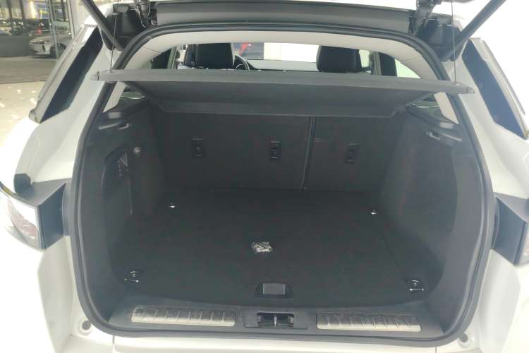 Used Land Rover Range Evoque 2014 2.0T 5-Door Ignite Edition Trunk