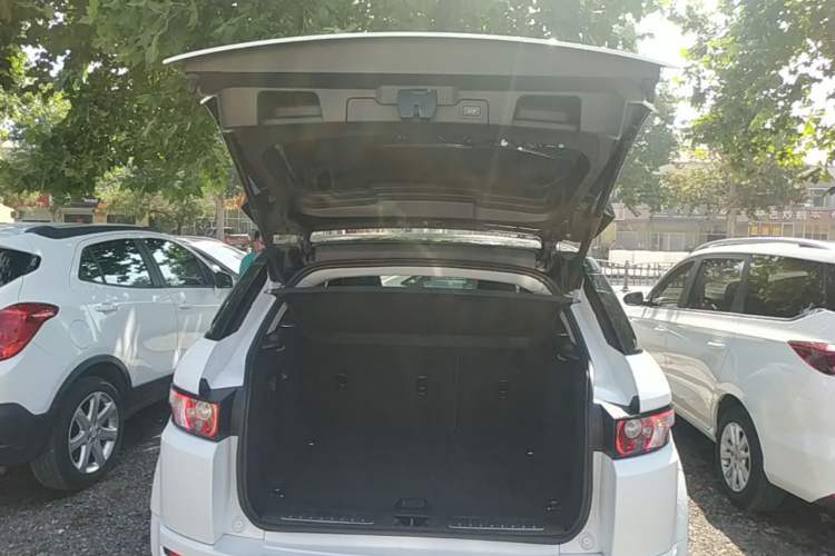 Used Land Rover Range Evoque 2014 2.0T 5-Door Ignite Edition Trunk