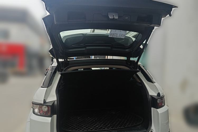 Used Land Rover Range Evoque 2014 2.0T 5-Door YAOZHEN Edition Trunk
