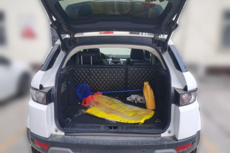 Used Land Rover Range Evoque 2014 2.0T 5-Door Luxury Edition Trunk