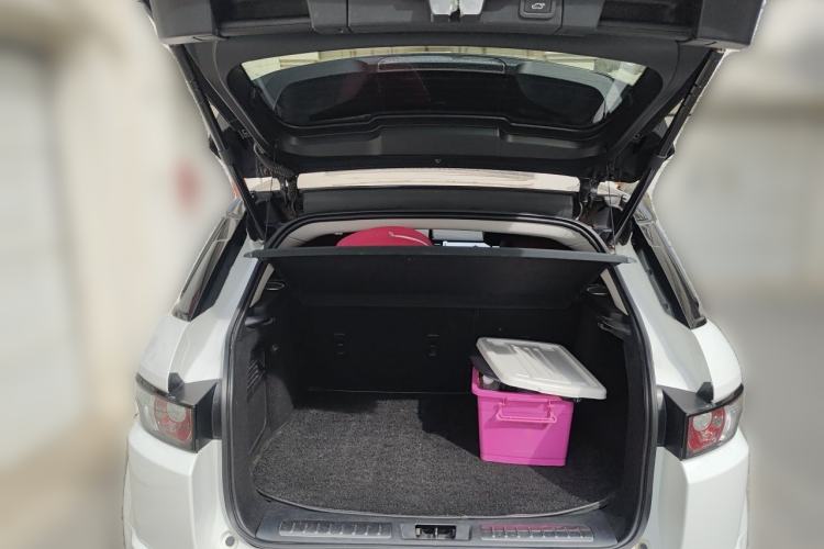 Used Land Rover Range Evoque 2014 2.0T 5-Door Luxury Edition Trunk
