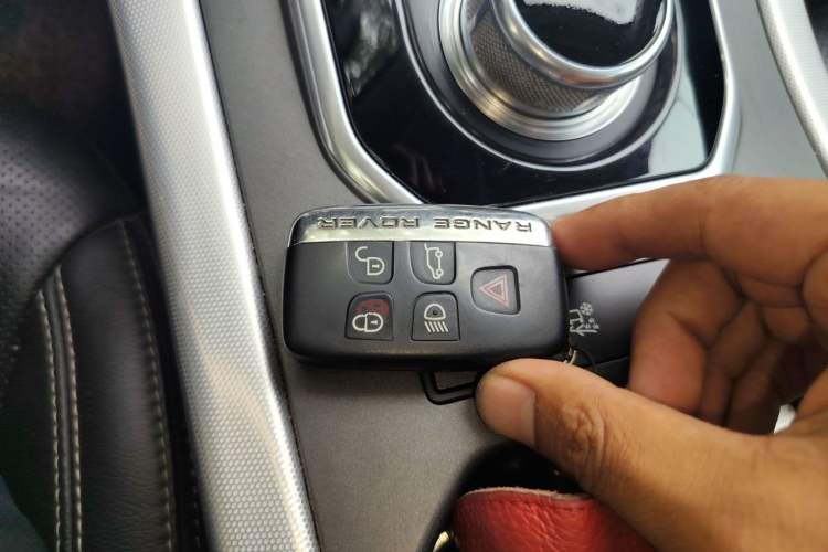 Used Land Rover Range Evoque 2014 2.0T 5-Door Ignite Edition Vehicle Key