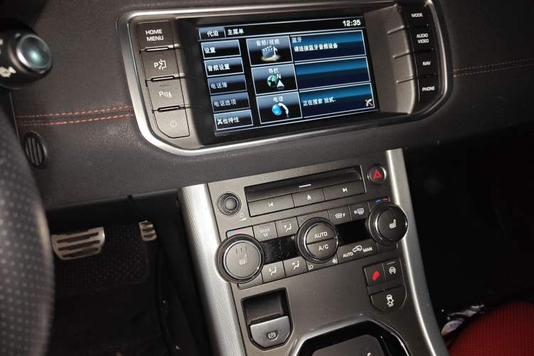 Used Land Rover Range Evoque 2014 2.0T 5-Door Ignite Edition Audio And AC Panel