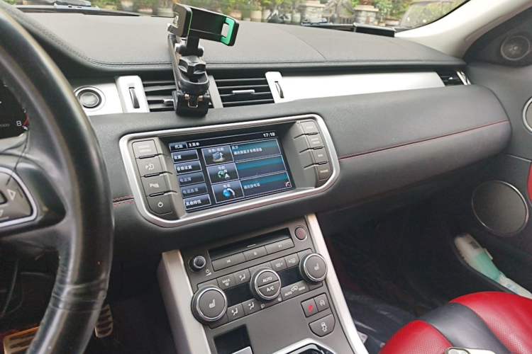 Used Land Rover Range Evoque 2014 2.0T 5-Door Ignite Edition Audio And AC Panel