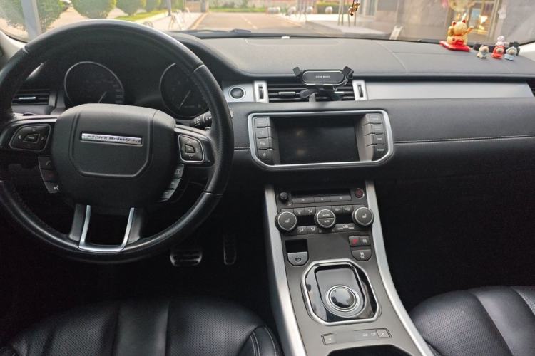 Used Land Rover Range Evoque 2014 2.0T 5-Door Ignite Edition Center Console