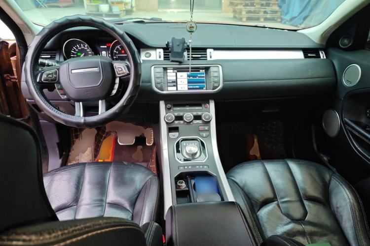 Used Land Rover Range Evoque 2014 2.0T 5-Door Ignite Edition Center Console