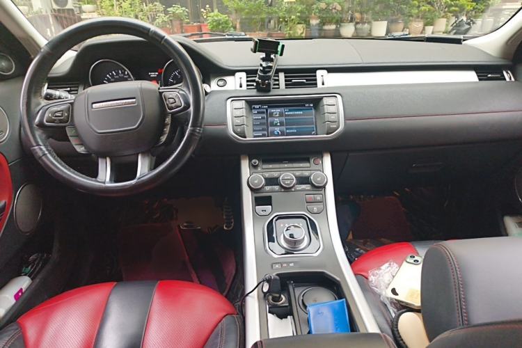 Used Land Rover Range Evoque 2014 2.0T 5-Door Ignite Edition Center Console