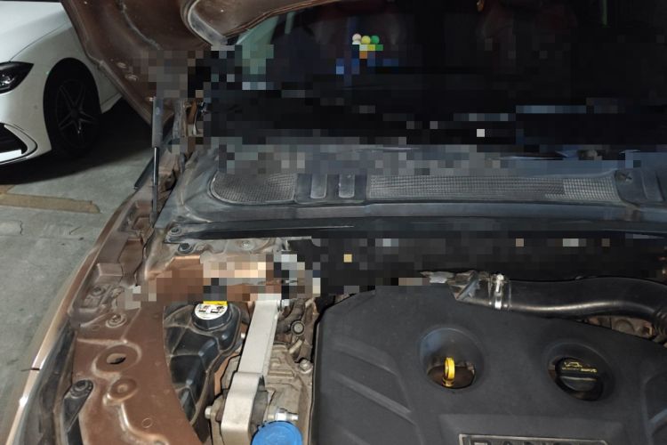 Used Land Rover Range Evoque 2014 2.0T 5-Door Ignite Edition Engine Bay Right