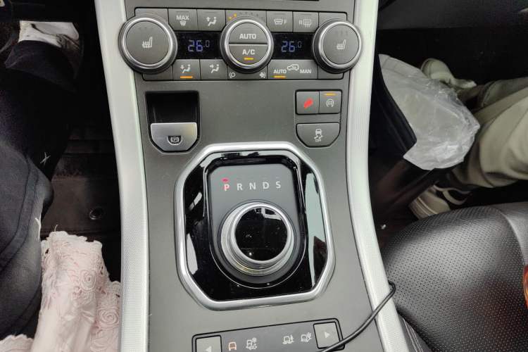 Used Land Rover Range Evoque 2014 2.0T 5-Door Ignite Edition Gear Lever