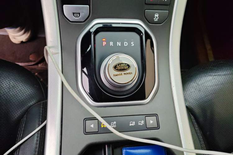 Used Land Rover Range Evoque 2014 2.0T 5-Door Ignite Edition Gear Lever