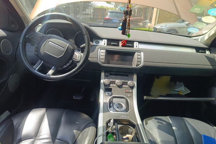 Used Land Rover Range Evoque 2014 2.0T 5-Door Luxury Edition Interior 2