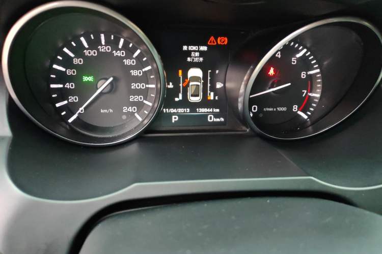 Used Land Rover Range Evoque 2014 2.0T 5-Door Ignite Edition Odometer Close Up