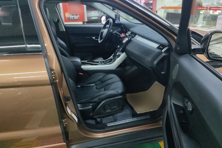 Used Land Rover Range Evoque 2014 2.0T 5-Door Ignite Edition Right Front Seat