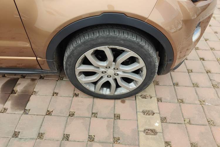 Used Land Rover Range Evoque 2014 2.0T 5-Door Ignite Edition Right Front Wheel Hub