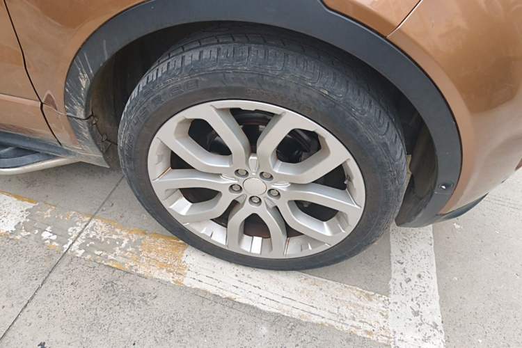 Used Land Rover Range Evoque 2014 2.0T 5-Door Ignite Edition Right Front Wheel Hub