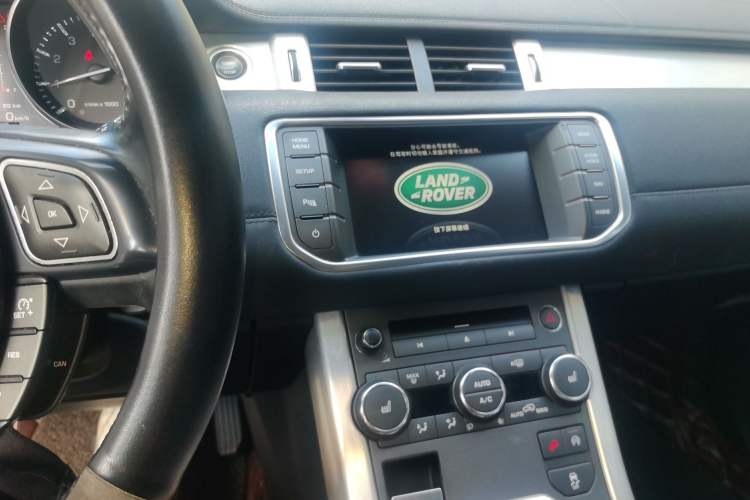 Used Land Rover Range Evoque 2015 2.0T Five-Door Zhiyao Edition Audio And AC Panel