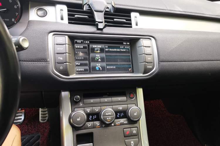 Used Land Rover Range Evoque 2015 2.0T Five-Door Zhiyao Edition Audio And AC Panel